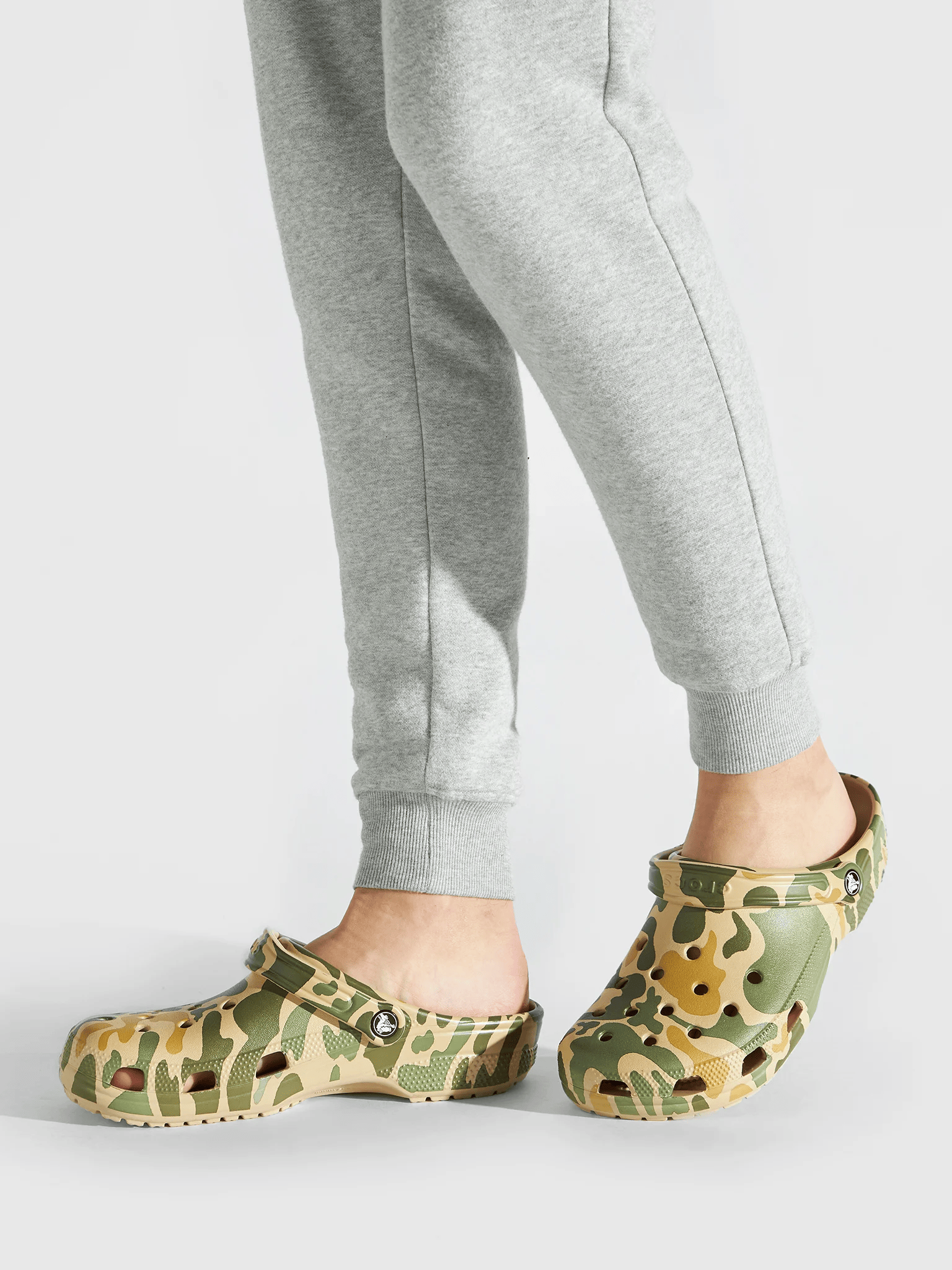 Крокси Crocs Classic Printed camo 206454 chai/tan  Фото 3